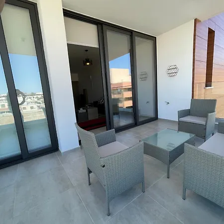 Unforgettable Experience In A Modern Apartment!