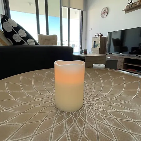 شقة Unforgettable Experience In A Modern Apartment! لارنكا