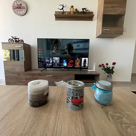 Unforgettable Experience In A Modern Apartment! 拉纳卡