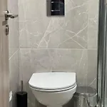 Unforgettable Experience In A Modern Apartment!